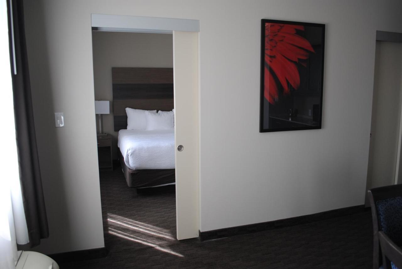 Days Inn & Suites By Wyndham Lindsay Exterior foto