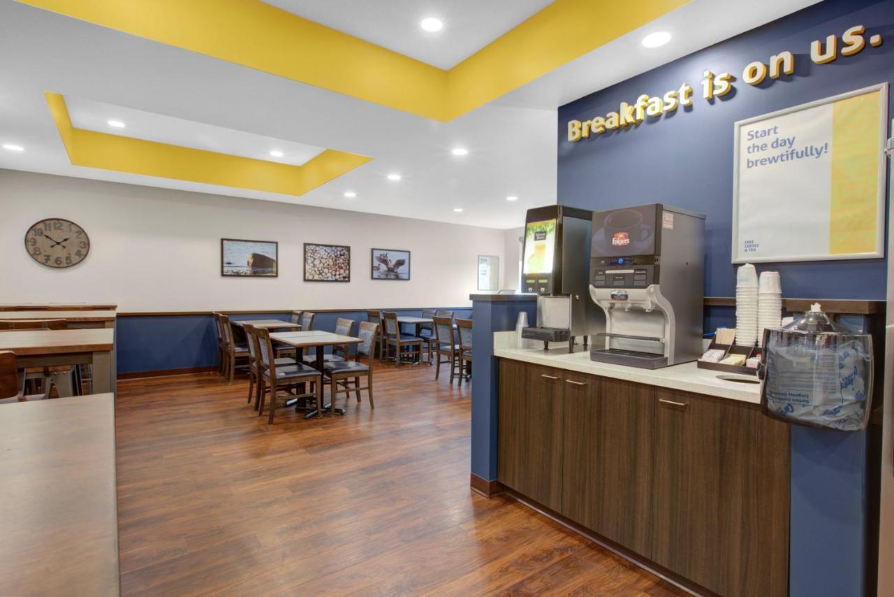 Days Inn & Suites By Wyndham Lindsay Exterior foto