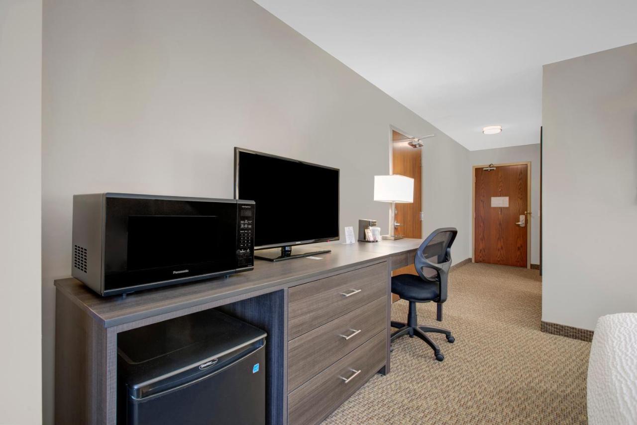 Days Inn & Suites By Wyndham Lindsay Exterior foto